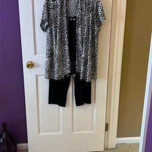 Black and White Print Top and Pants Set